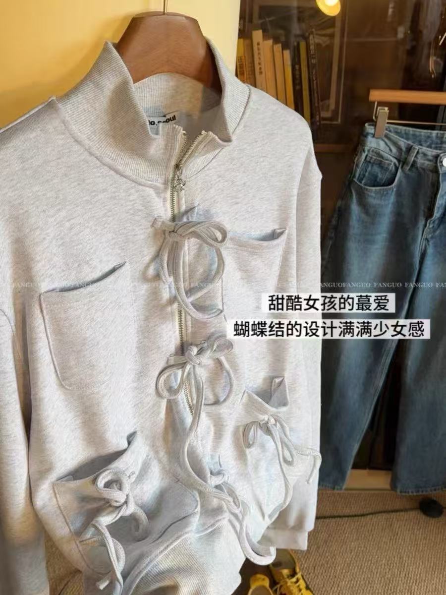 GRAY SWEATSHIRT WITH BOW