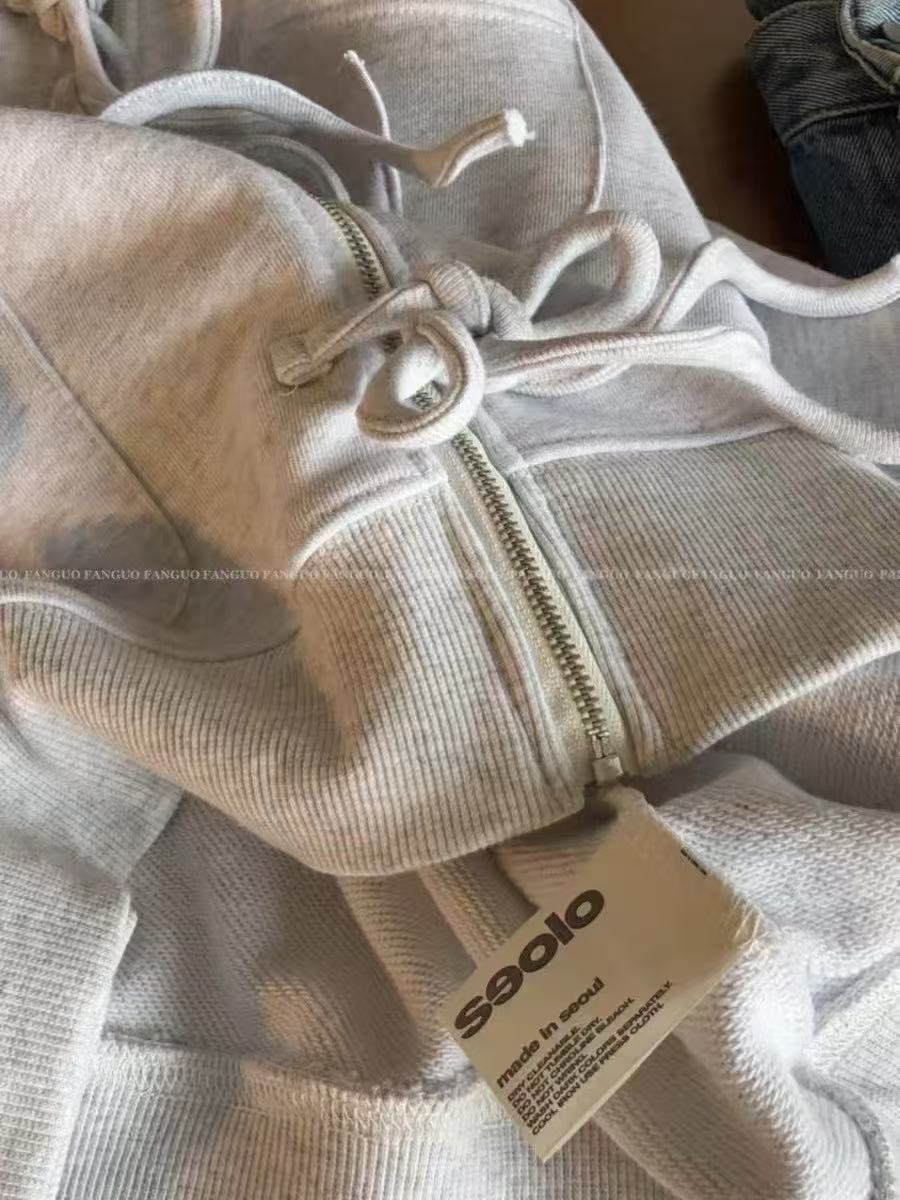 GRAY SWEATSHIRT WITH BOW